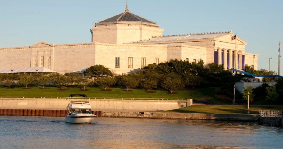 Experience Luxury by the Lake with the Best Hotels Shedd Aquarium
