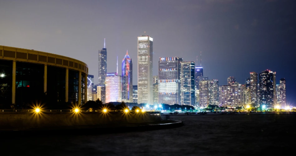 Underwater Wonders and Upscale Stays: Hotels Near Shedd Aquarium
