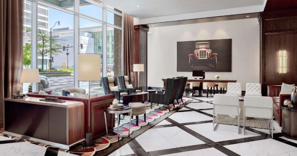 Underwater Wonders and Upscale Stays: Hotels Near Shedd Aquarium
