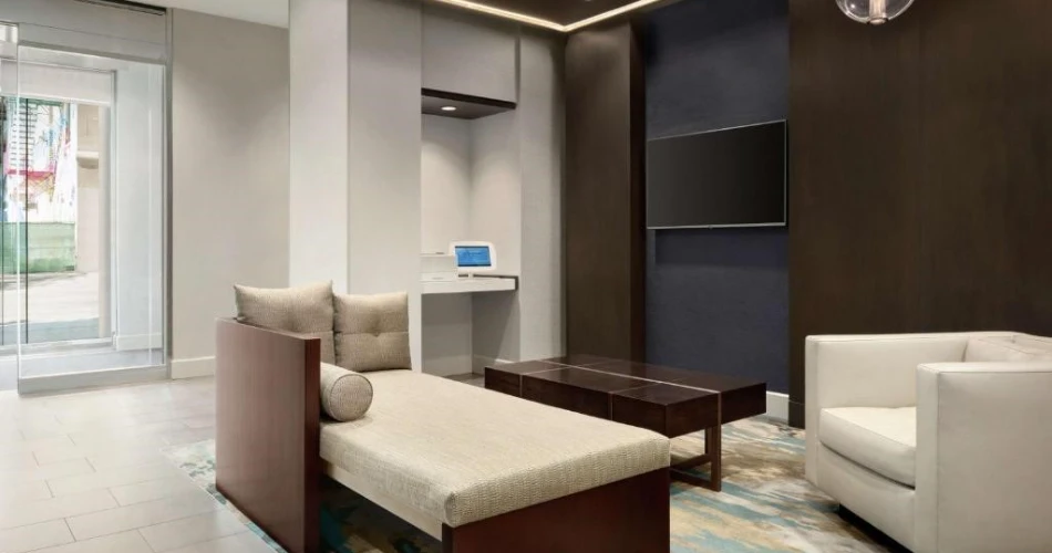 12 Incredible Hotels Near Shedd Aquarium for the Ultimate Chicago Staycation