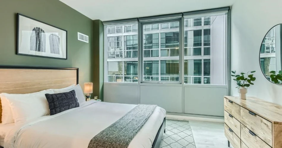 12 Incredible Hotels Near Shedd Aquarium for the Ultimate Chicago Staycation