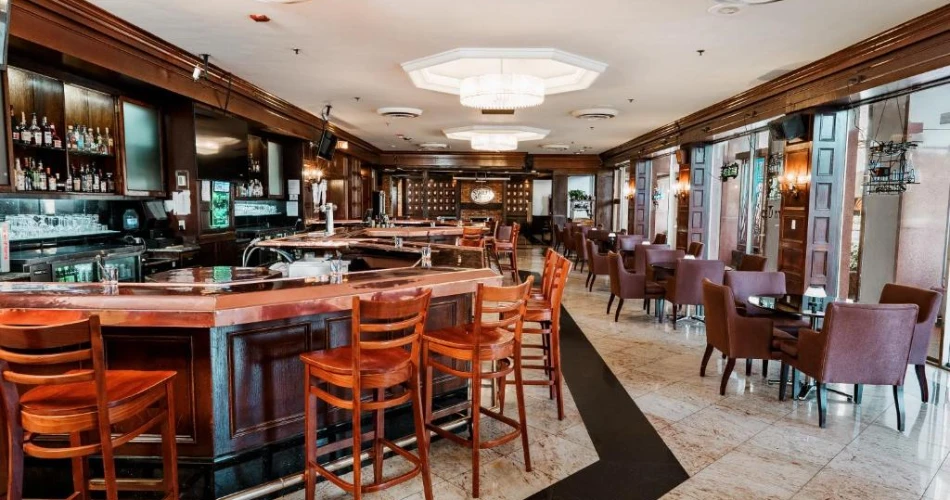 Unwind in Comfort: Top Hotels Near Shedd Aquarium With Parking
