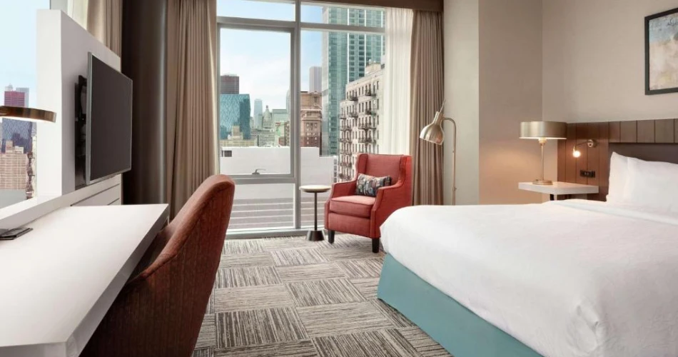 Unwind in Comfort: Top Hotels Near Shedd Aquarium With Parking
