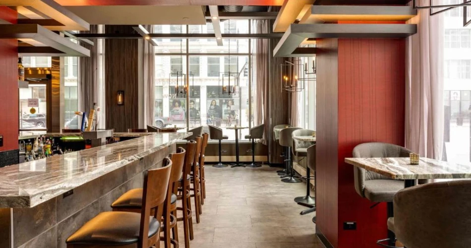 Unwind in Comfort: Top Hotels Near Shedd Aquarium With Parking
